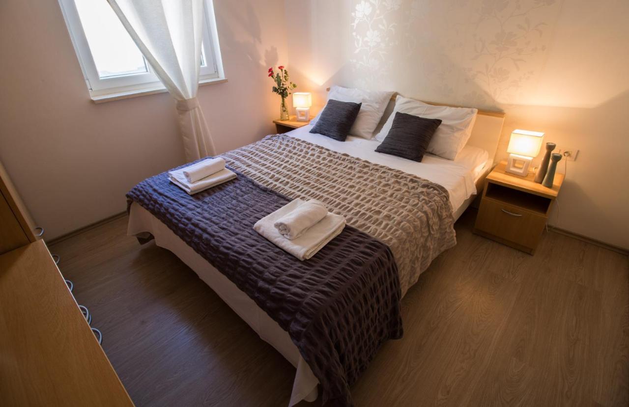Apartments Villa Carica B&B Міміце Екстер'єр фото