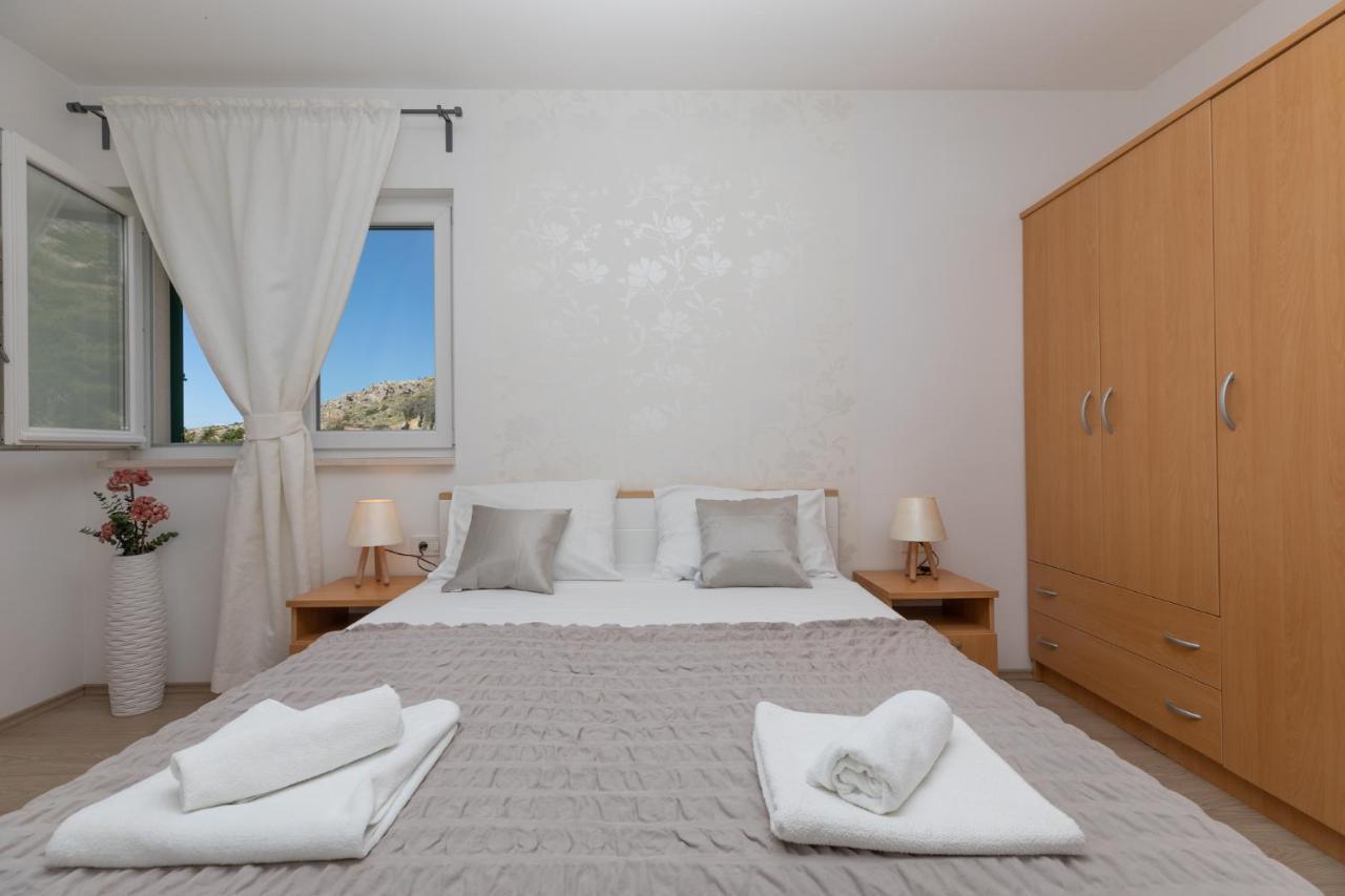 Apartments Villa Carica B&B Міміце Екстер'єр фото